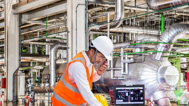 Although it is separated from the radioactive primary coolant, the secondary circuit requires extensive inspection, maintenance, and monitoring to ensure reliable long-term operation. (Source: © kinwun / stock.adobe.com)