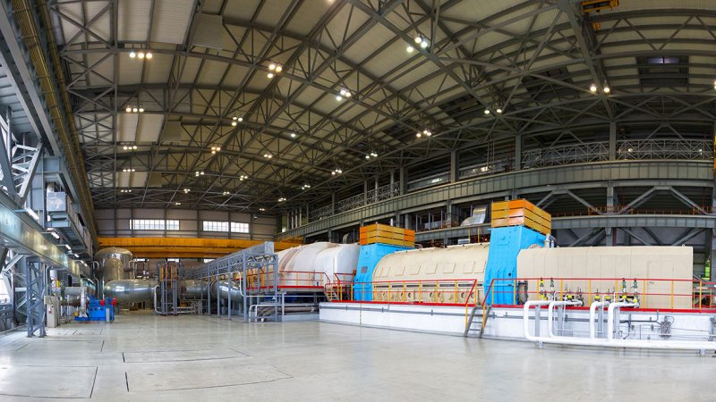 The turbine-generator set is the final stage of electricity generation in a nuclear power plant. Driven by the steam turbine, the generator converts mechanical energy into electrical energy, which is then supplied to the grid. (Source: © Shchipkova Elena / stock.adobe.com)